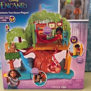 Antonio tree house place set